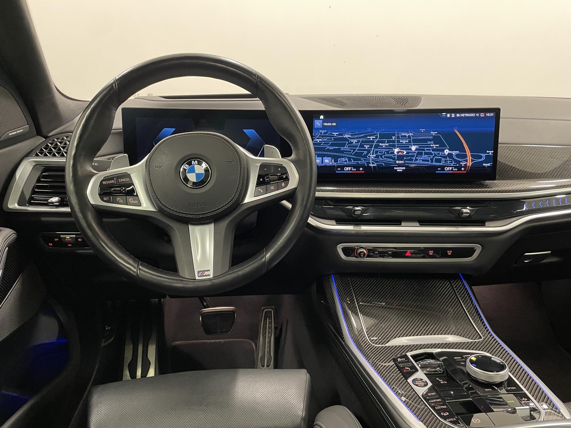 BMW X7 40d xDrive Msport | facelift | skladem | české předváděcí auto | velké naftové SUV | černá metalíza | černá kůže | perfektní výbava | super cena | nákup online | AUTOiBUY.com